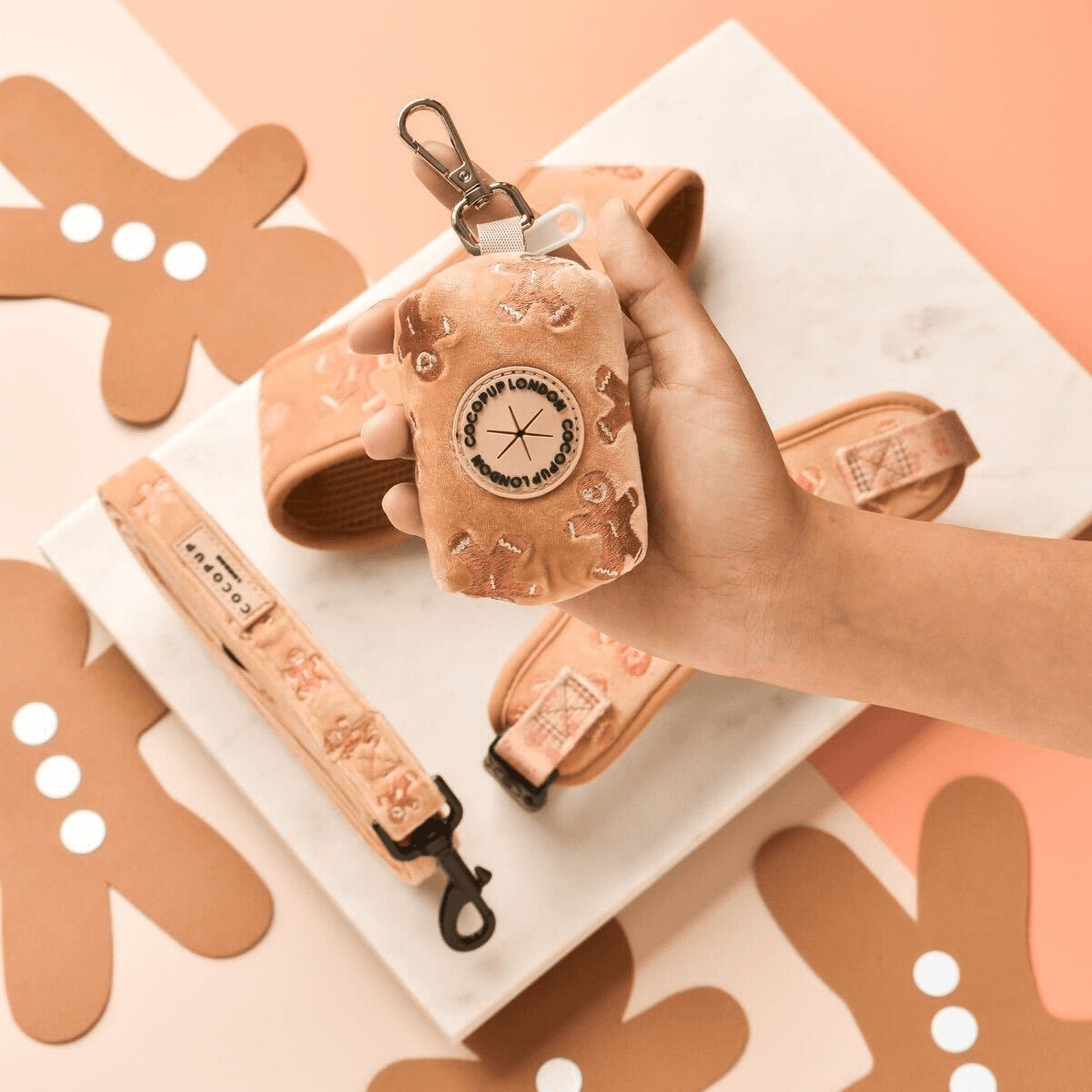 cocopup-london-dog-poop-bag-holder-gingerbread-treats