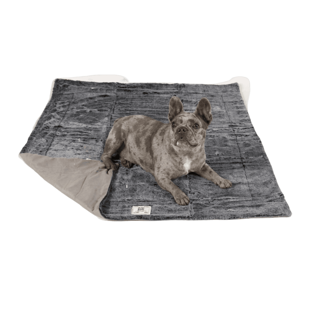 chill-kuzzi-plush-dog-blanket-with-infrared-technology-grey