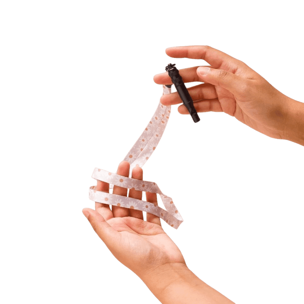 cocopup-london-lanyard-and-dog-training-whistle-daisy-chain